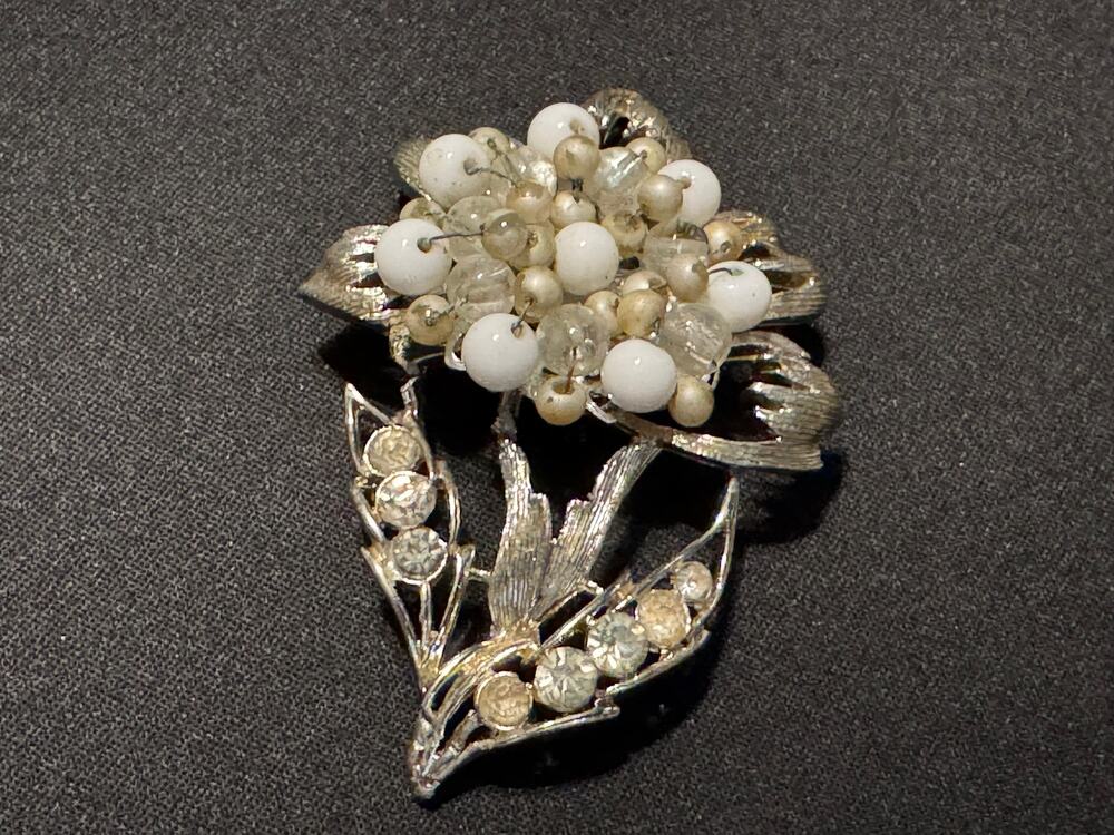 Vintage Coro Gold Tone Leaves Faux Pearl Brooch